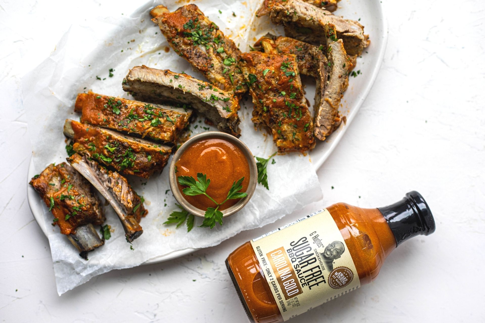 Côtes de Porc de Bébé Keto avec Sauce BBQ du Sud Sans Sucre