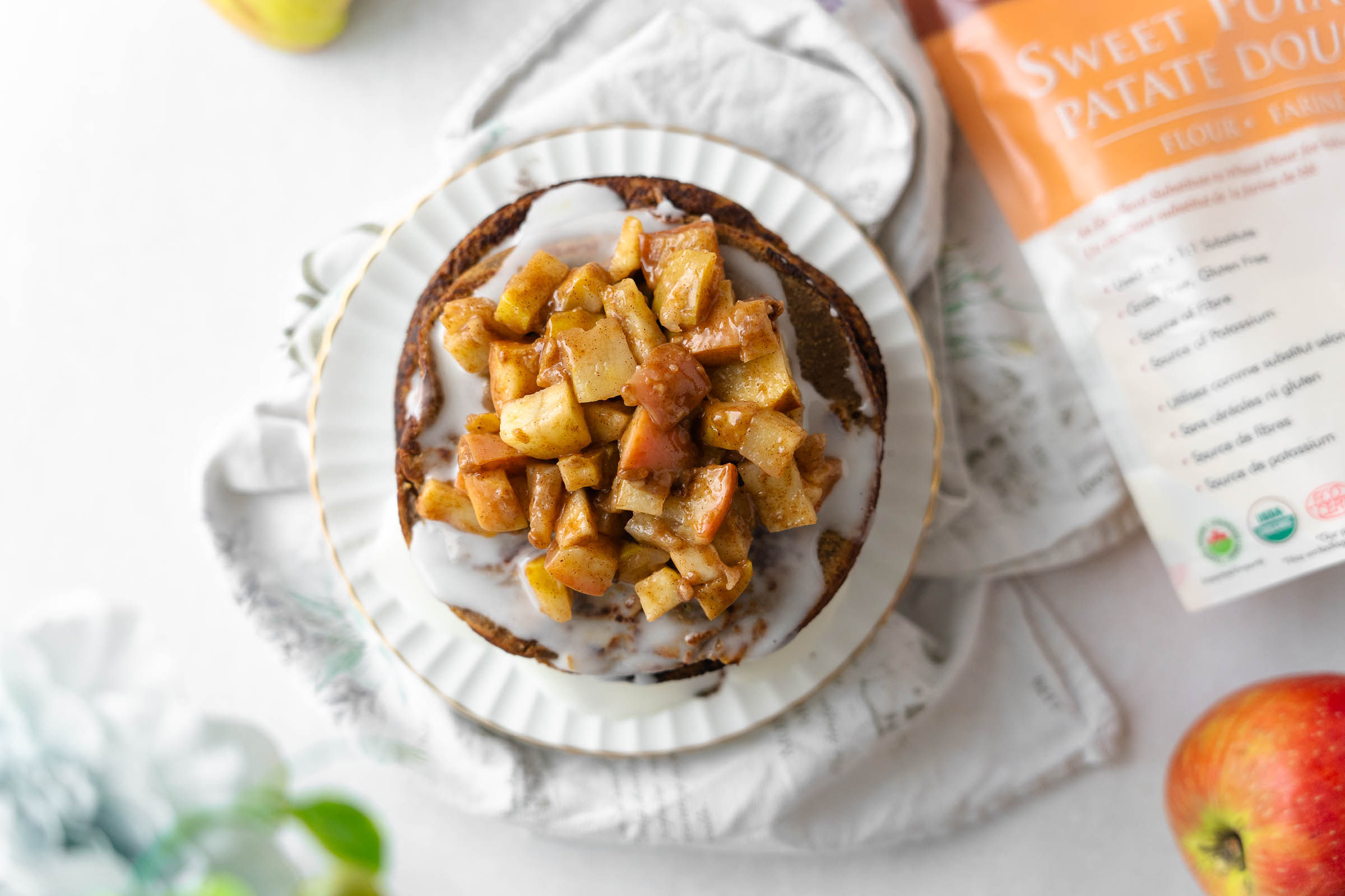 Pancakes végétaliens aux pommes et cannelle