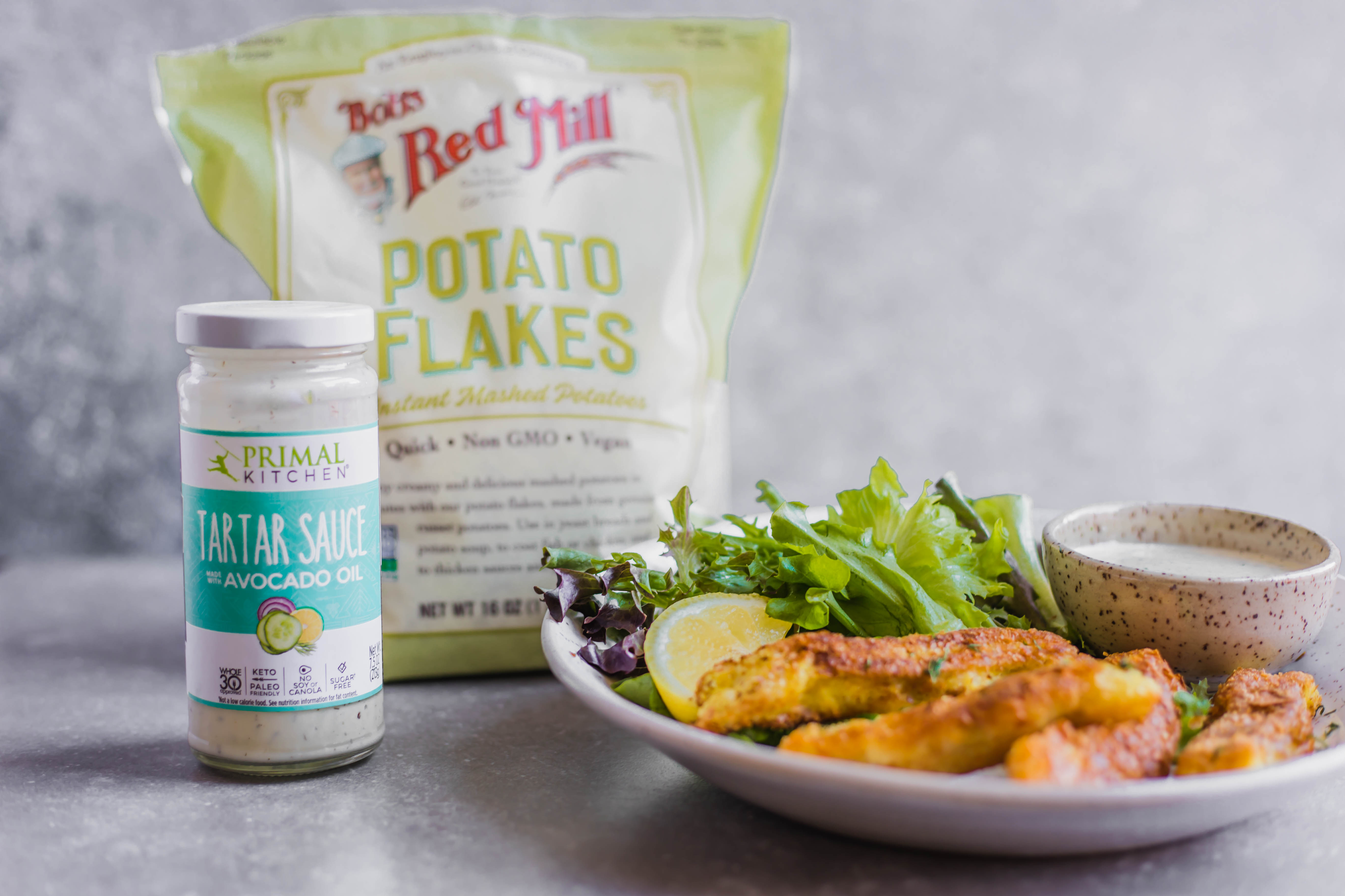 Accras de poisson au curry croustillant avec sauce tartare Primal Kitchen