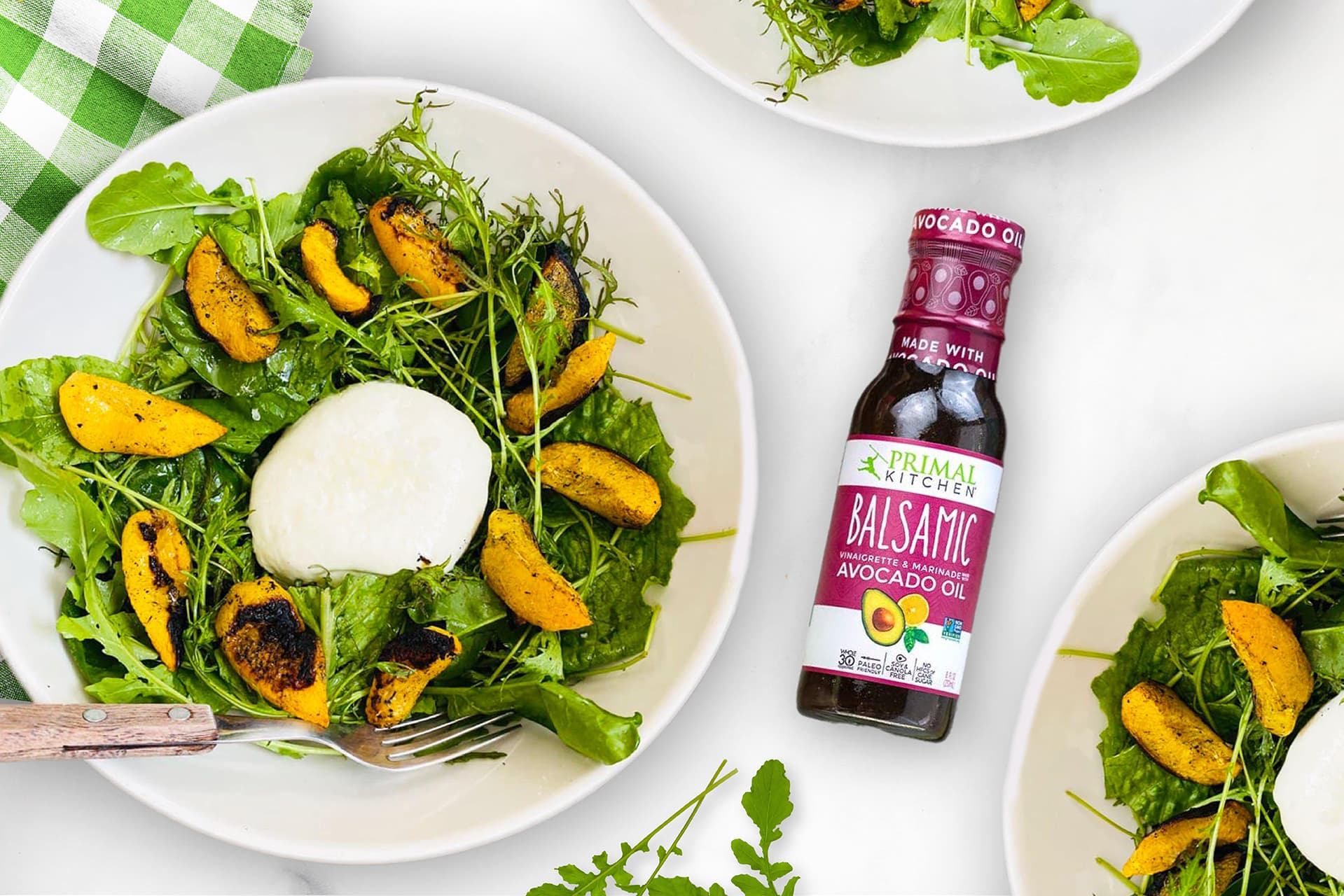 Salade de pêches grillées et de burrata