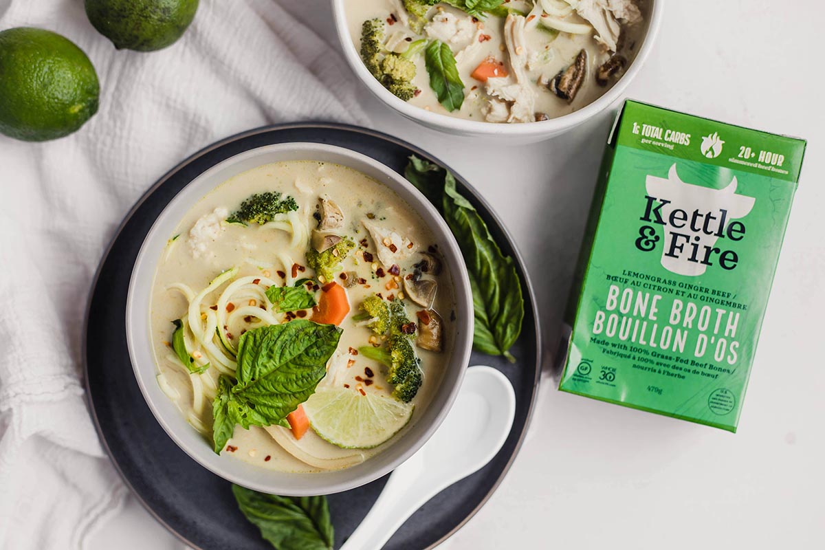 Soupe de curry vert thaï aux noix de coco