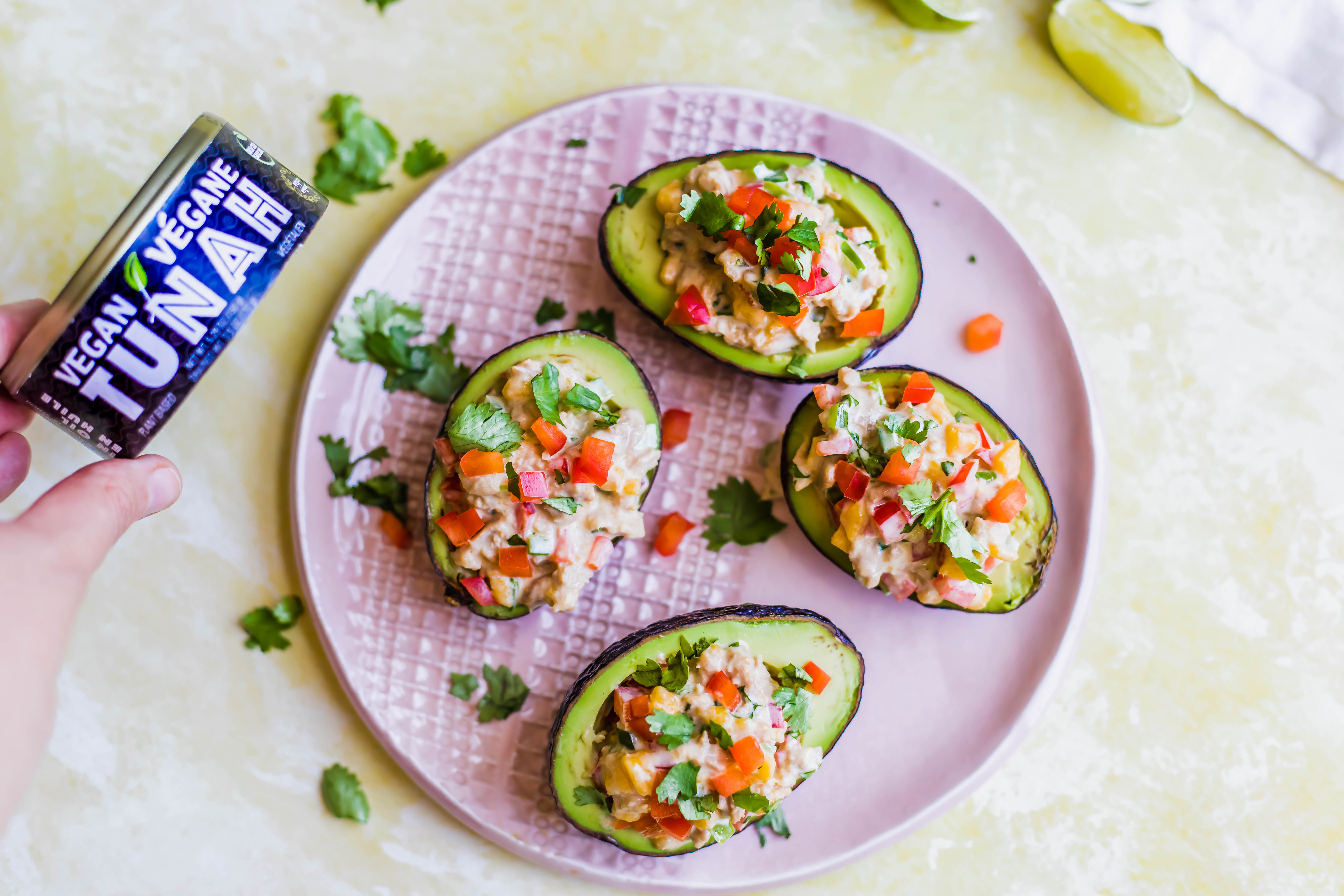 Avocats farcis à la Mangue-Thon Épicé