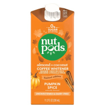 Nutpods Distillation Sans sucre et sans produits laitiers à la noix d'amande et à la crème de noix de coco épices de citrouille, 330 ml 
