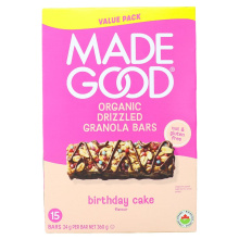 Barres de granola MadeGood sans allergènes à la saveur de gâteau d'anniversaire et enrobées de chocolat, 15 barres.
